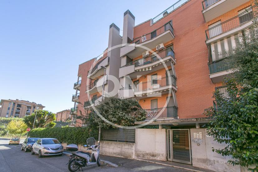 Bilocale in Via Luigi Olivi 7, Roma