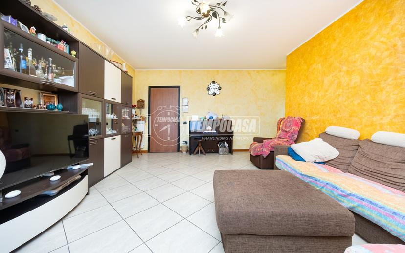 Trilocale in Viale Gavazzi, Melzo