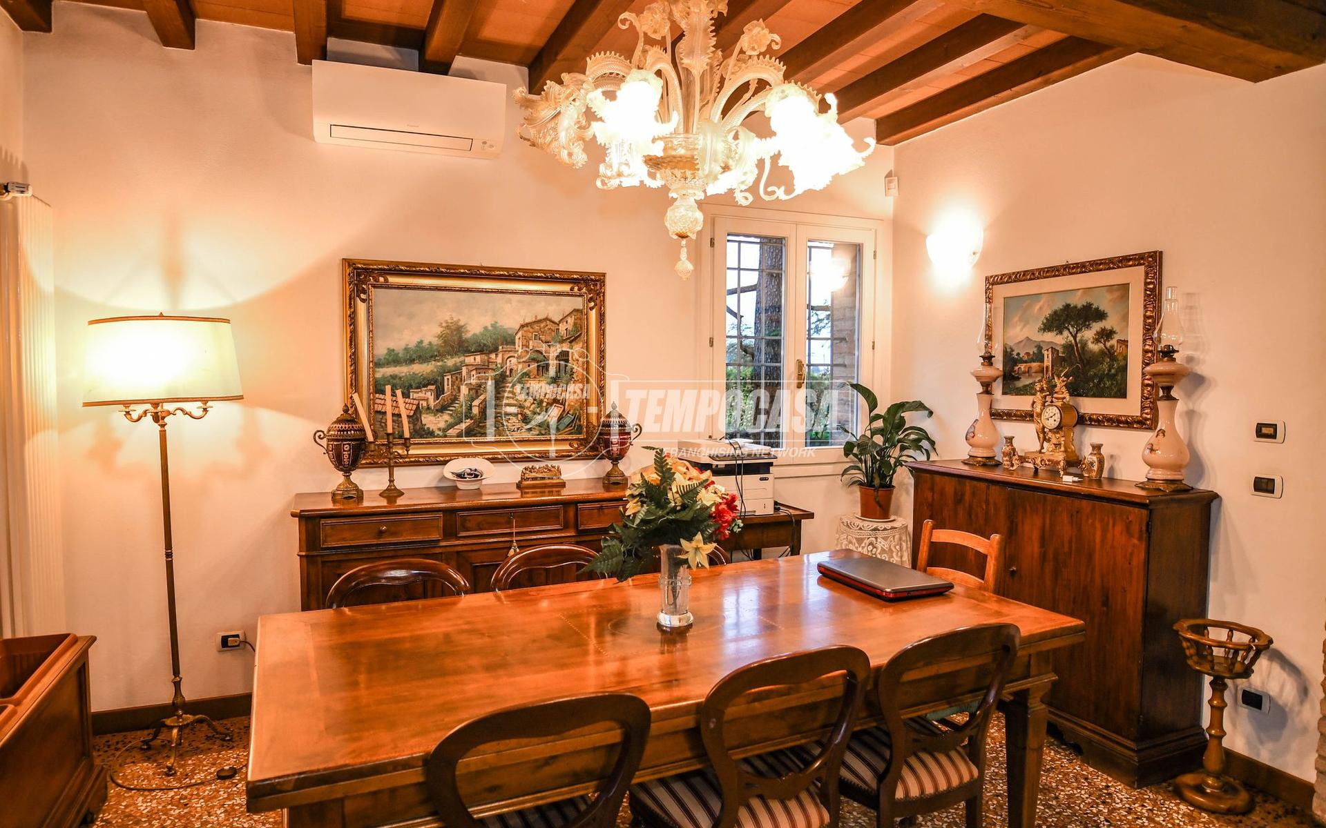 Casa indipendente, Minerbio