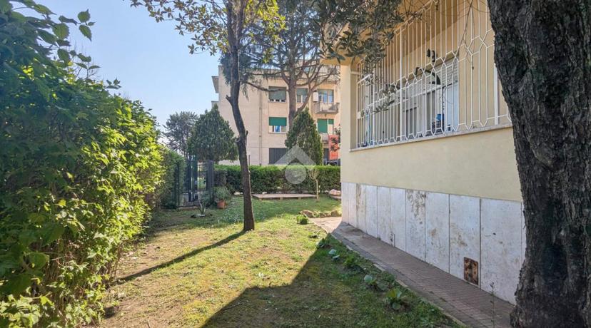 Trilocale in Via di Centocelle 3, Roma