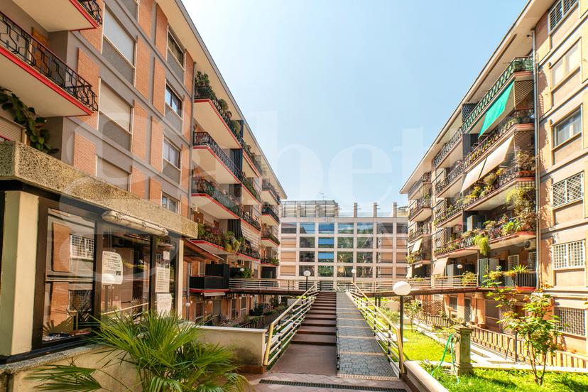 Quadrilocale in Viale di Tor Marancia  60, Roma