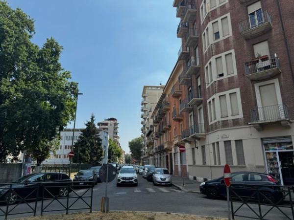 Bilocale in Largo Nicola Fabrizi 87, Torino