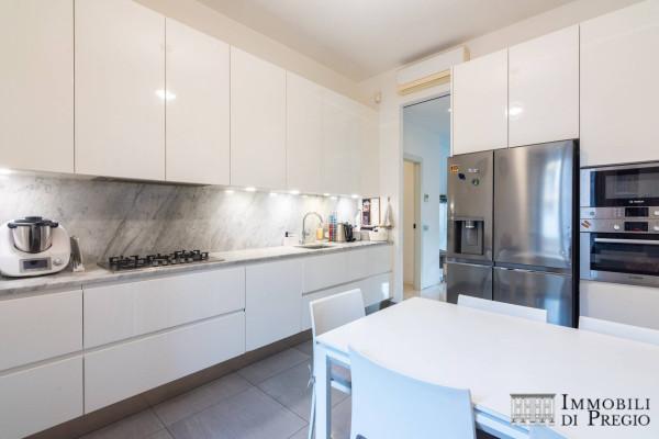 Appartamento in Via Pio IV, Milano