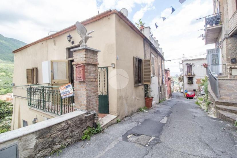 Trilocale in Via Bolzano 21, Palombara Sabina