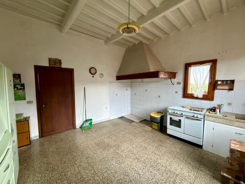 Quadrilocale in Piazza Vittorio Veneto 10, Capraia e Limite — foto 4 di 5