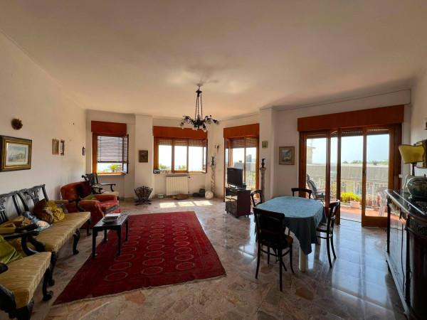 Appartamento in Via Francesco Petrarca, Napoli