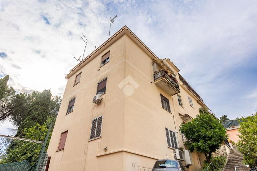 Trilocale in Via Francesco Maria Torrigio 120, Roma