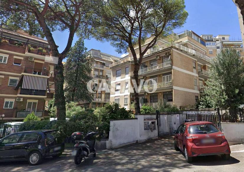 Trilocale in Via del Forte Braschi 86, Roma