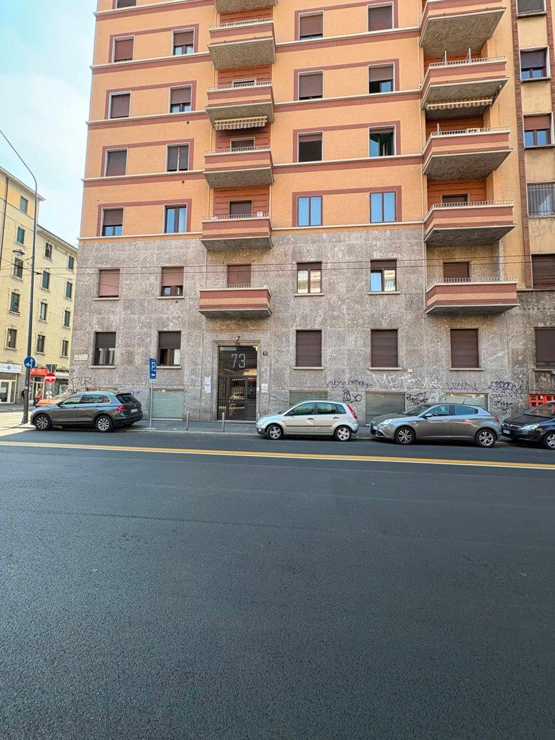 Bilocale in Viale Monte Ceneri  73, Milano