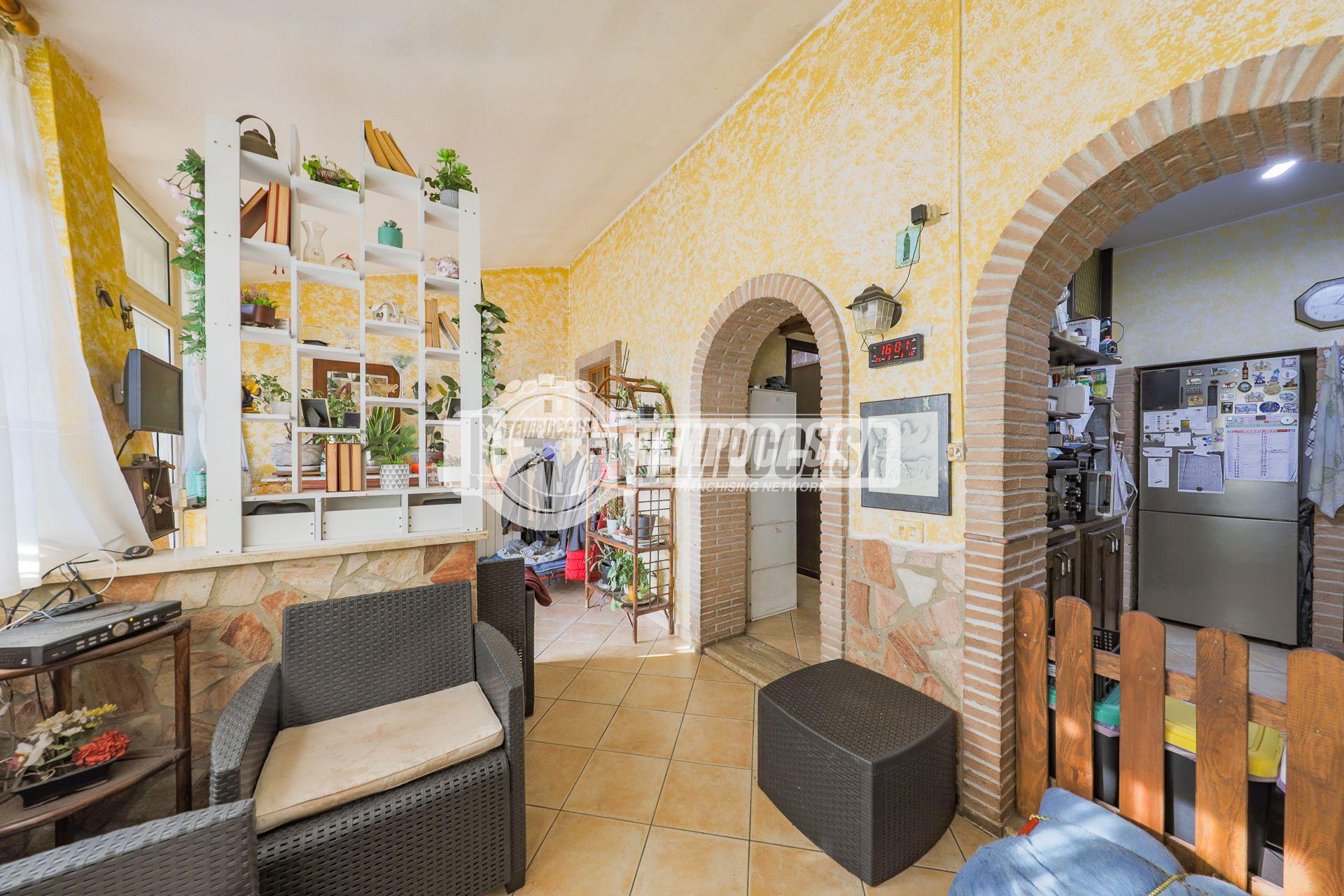 Casa indipendente in Viale Benedetto Marini, Cerveteri