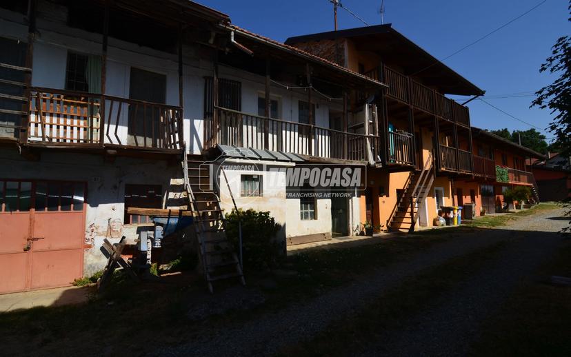 Casa indipendente in Borgata Gerbido 97/Arsun , Rocca Canavese