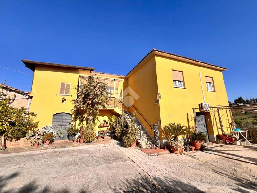 Casa indipendente in Via Colle Scarano 121, Velletri