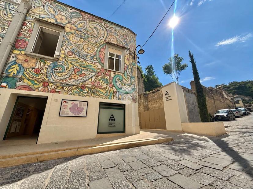 Trilocale in Via Fontanelle 84, Napoli