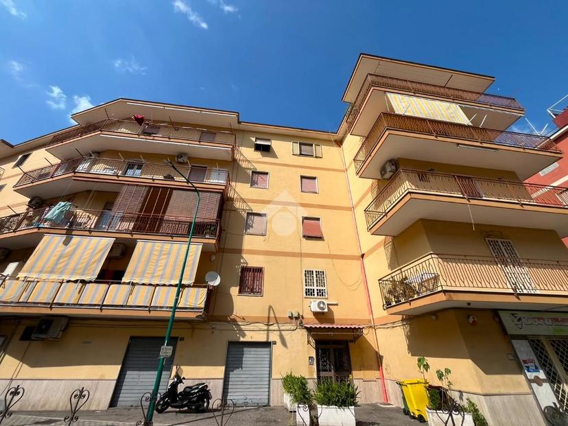 Trilocale in Via Antonio Gramsci, Torre del Greco