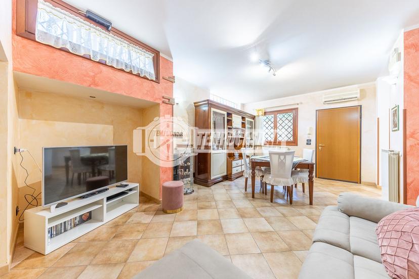 Villa a schiera in Via Motteggiana 37, Roma