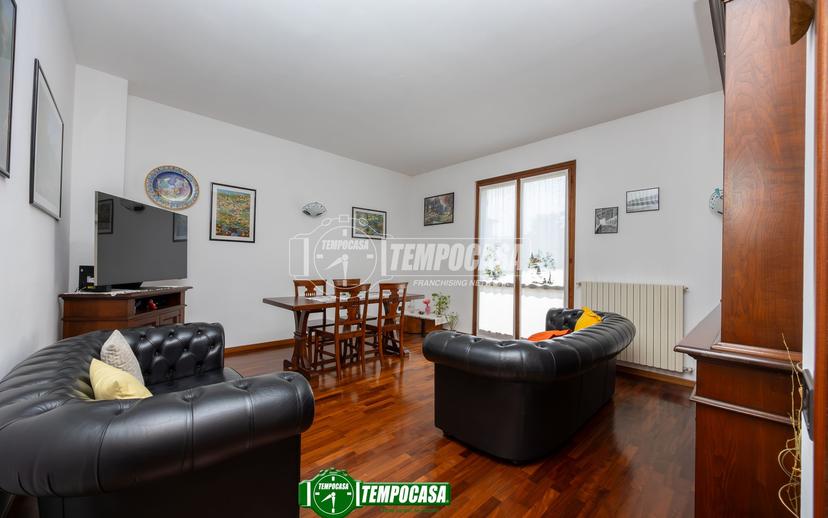 Villa in Via Donatori del Sangue 8, Bellinzago Lombardo