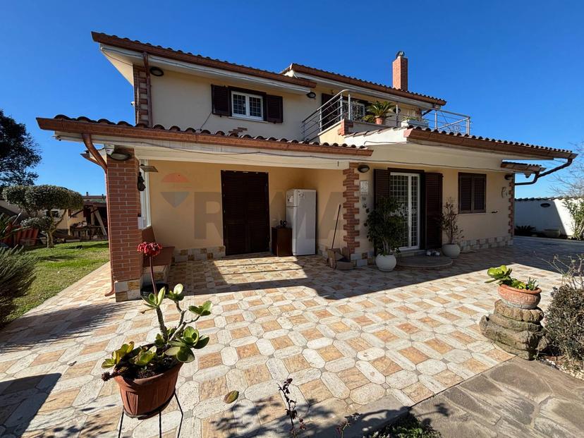 Casa indipendente in Via Luigi Boccherini 15, Anzio