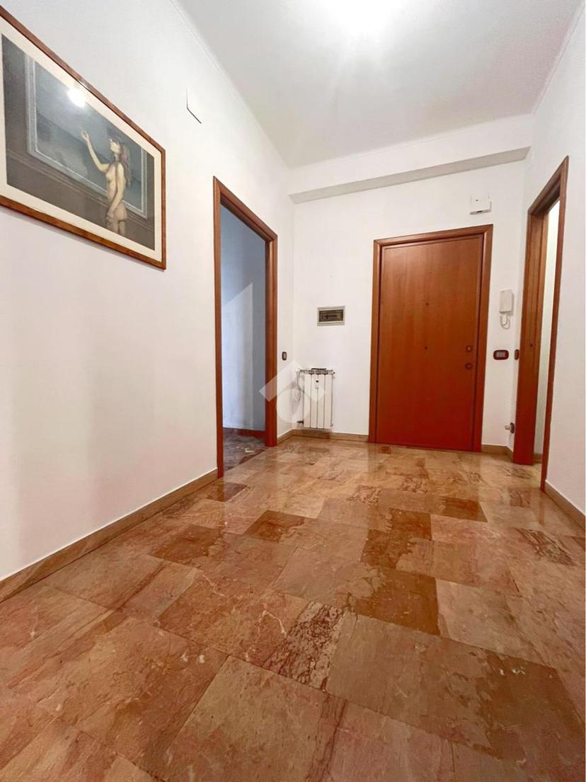 Bilocale in Via Fossato di Vico 9 9, Roma