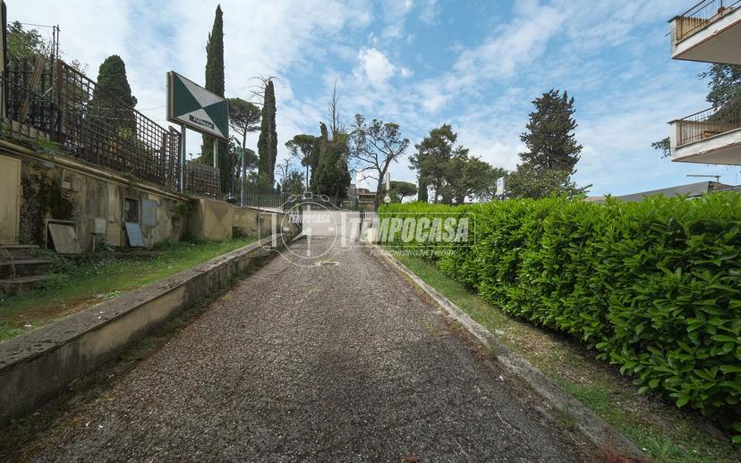 Bilocale in Via al Sesto Miglio 38, Roma