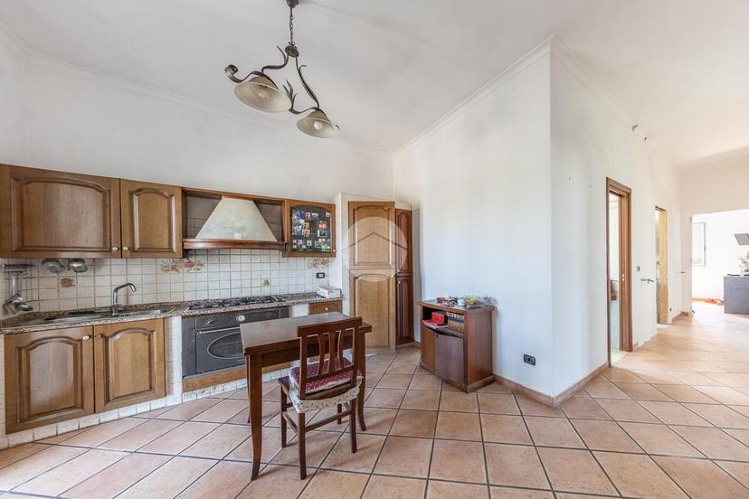 Villa in Via Burcei 23, Roma
