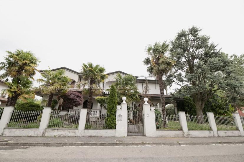 Villa in Via Ruggero Leoncavallo, 13, Lainate