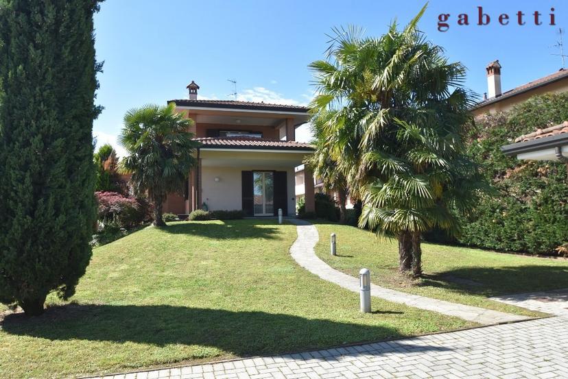 Villa in Via Tolstoj 7, Corbetta — foto 2 di 5