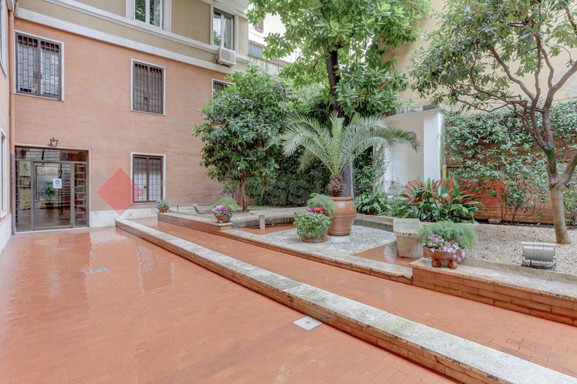 Quadrilocale in Via Reggio Emilia, Roma