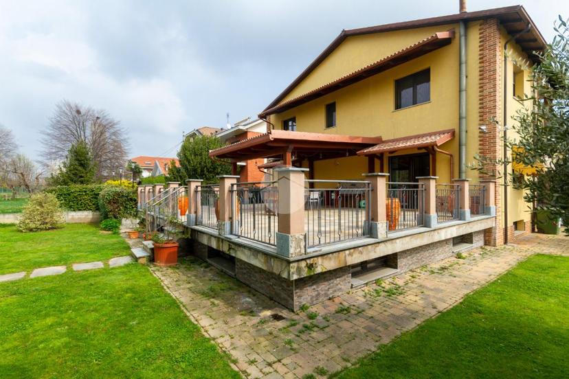 Villa in Via IV Novembre 3, Beinasco — foto 3 di 5
