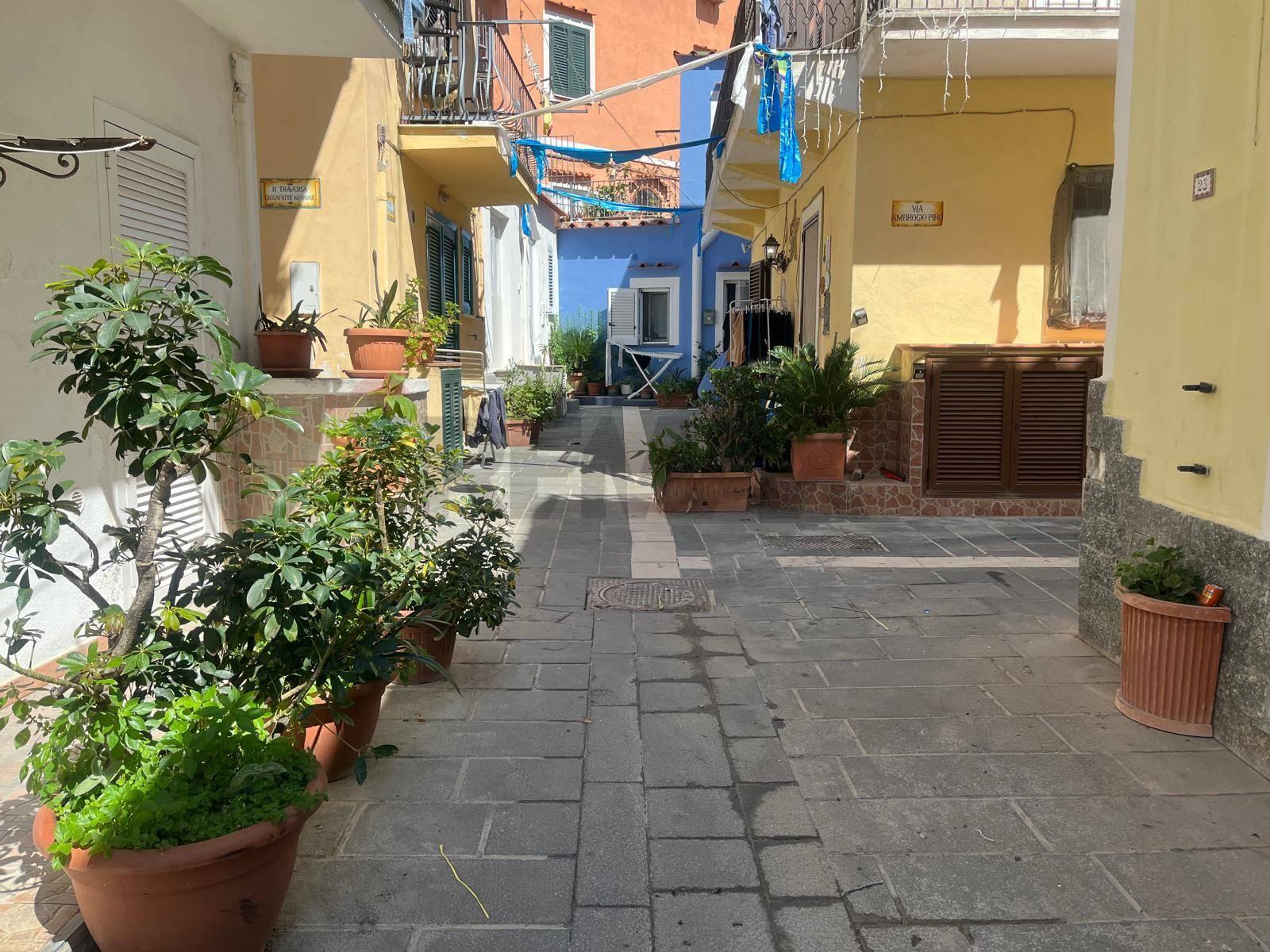 Trilocale in Via Dottor Venanzio Marone 23, Lacco Ameno
