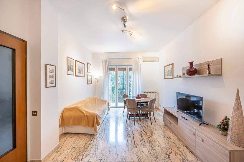 Bilocale in Via Leonardo da Vinci 197, Roma