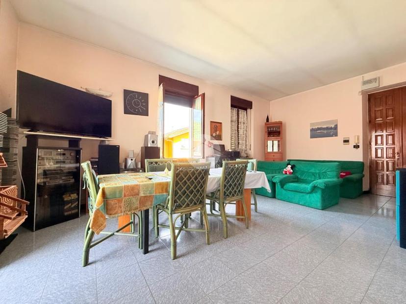 Casa indipendente in Via Salvatore Mura 25, Front — foto 3 di 5