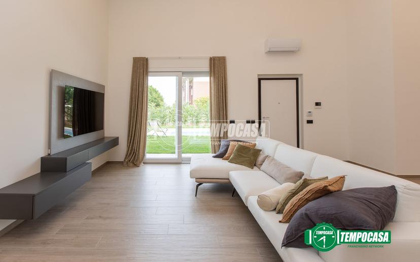 Villa in Via Achille Grandi 11, Magnago — foto 3 di 5