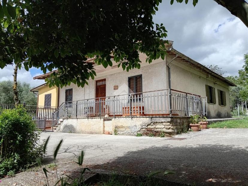 Casa indipendente in Colle Acqua Maggio 29, Valmontone