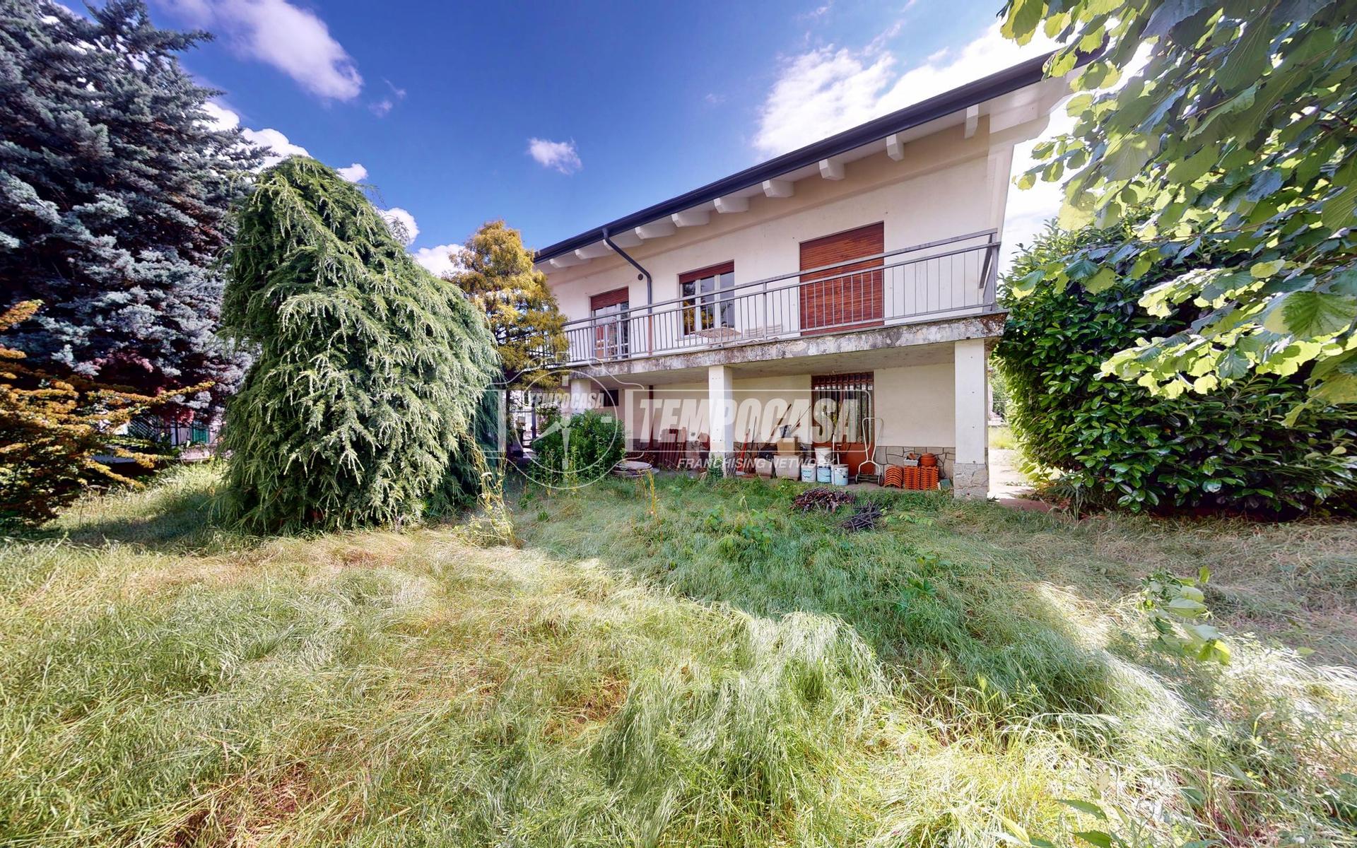 Villa in Via Benedetto Croce 15, Orbassano