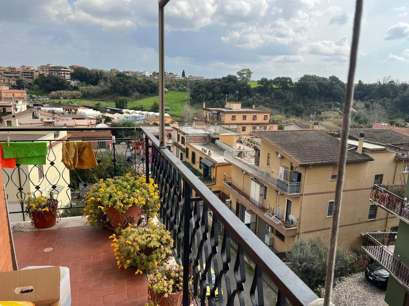 Trilocale in Via Volpiano, Roma