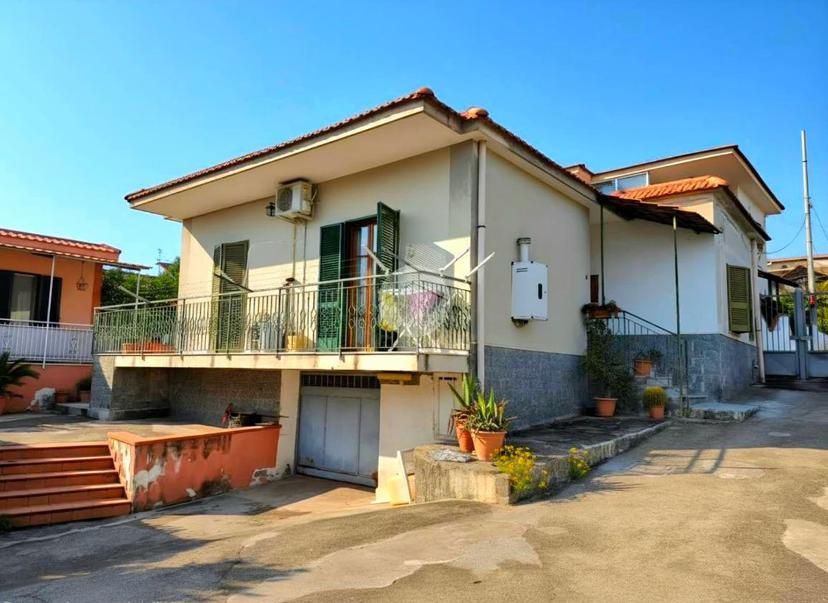 Casa indipendente in Via Pagliarelle, Torre del Greco — foto 2 di 5