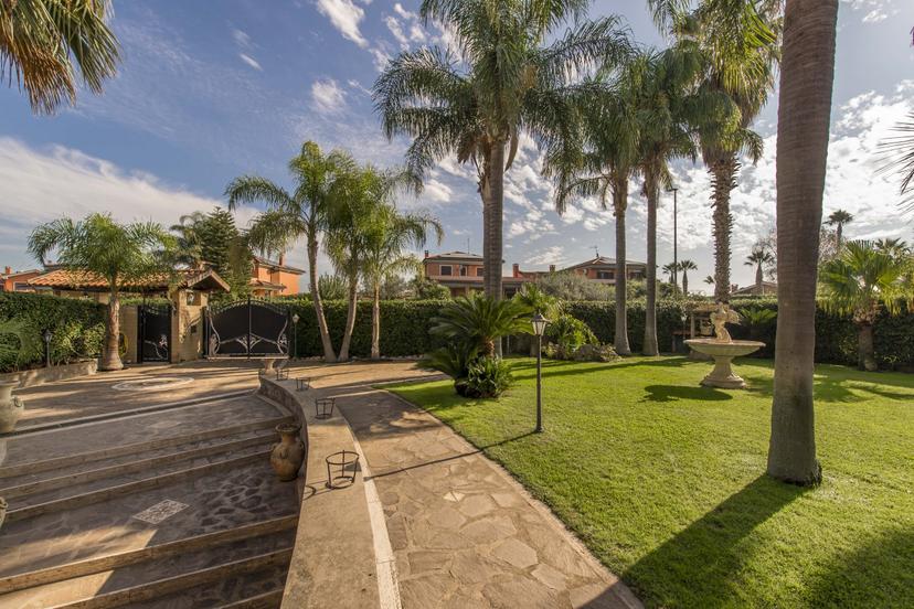 Villa in Via Aurelio Milloss 14, Roma