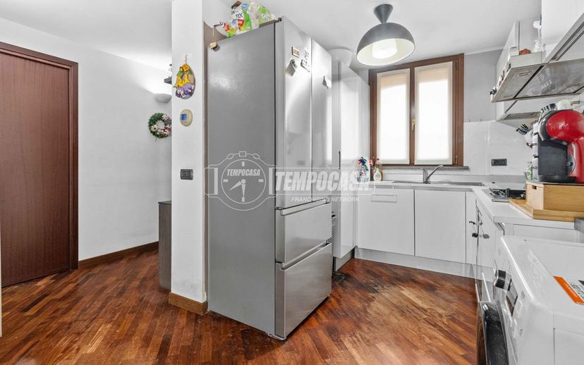 Trilocale in Piazza Francesco Carrara, Milano