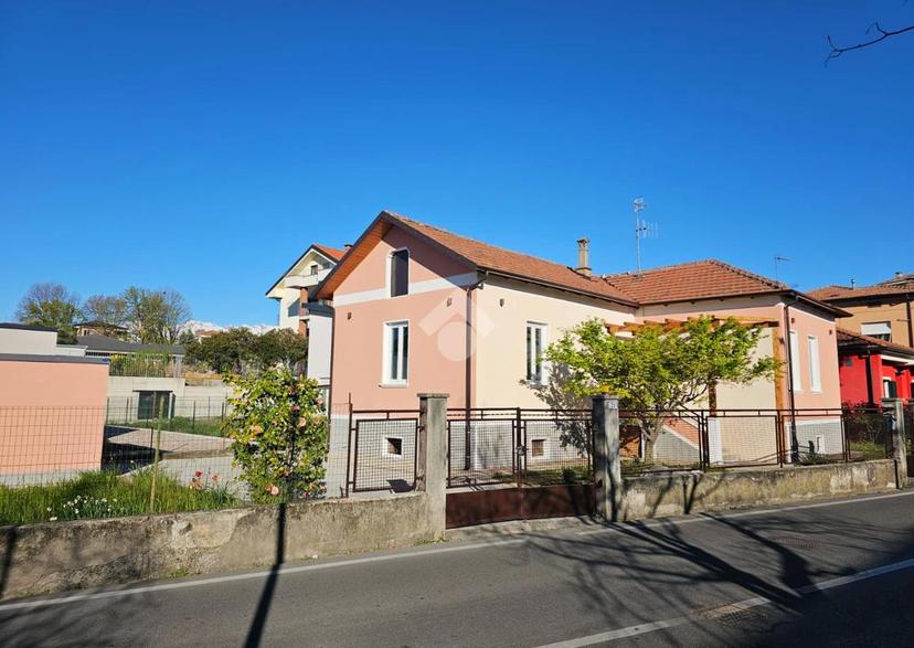 Casa indipendente in Via Strusiglia 23, Ivrea — foto 2 di 5