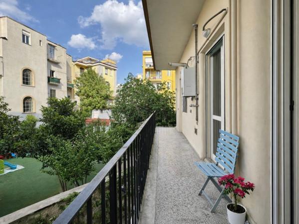 Appartamento in Via Gioacchino Rossini 3, Napoli