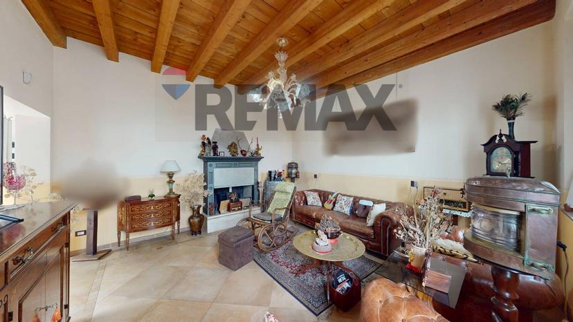 Villa in Via Luigi Invernizzi 14, Melzo