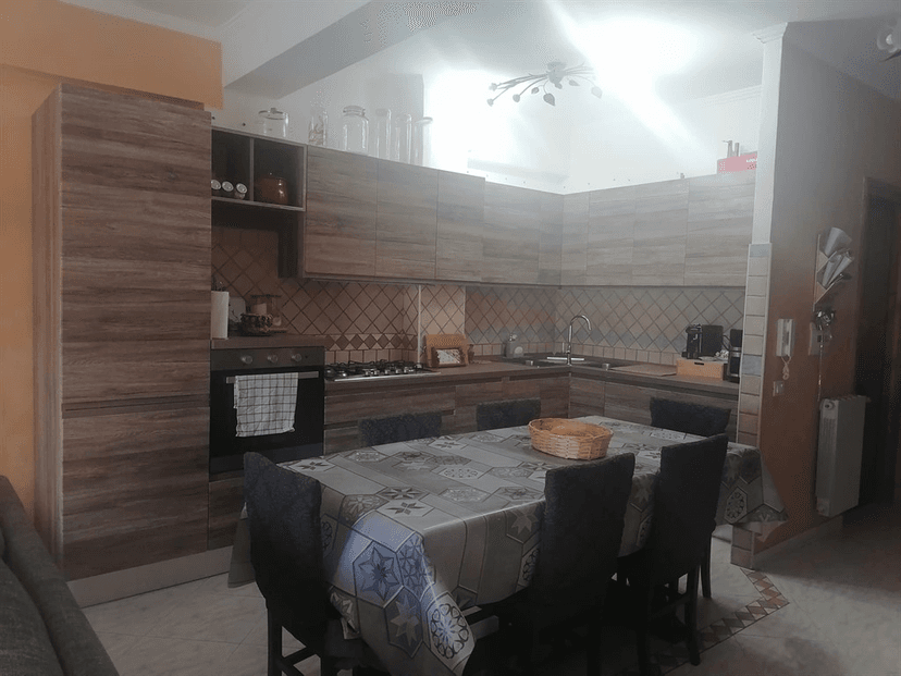 Appartamento in Via Frascati, Colonna