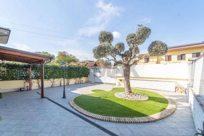 Villa in Via Svetonio 25, Guidonia Montecelio — foto 2 di 5