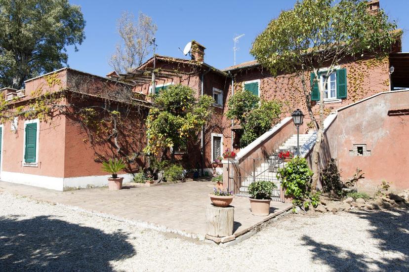 Casale in Clivo delle Case Basse 108, Roma — foto 2 di 5