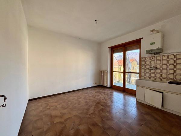 Quadrilocale in Via S. Toja 20, Luserna San Giovanni
