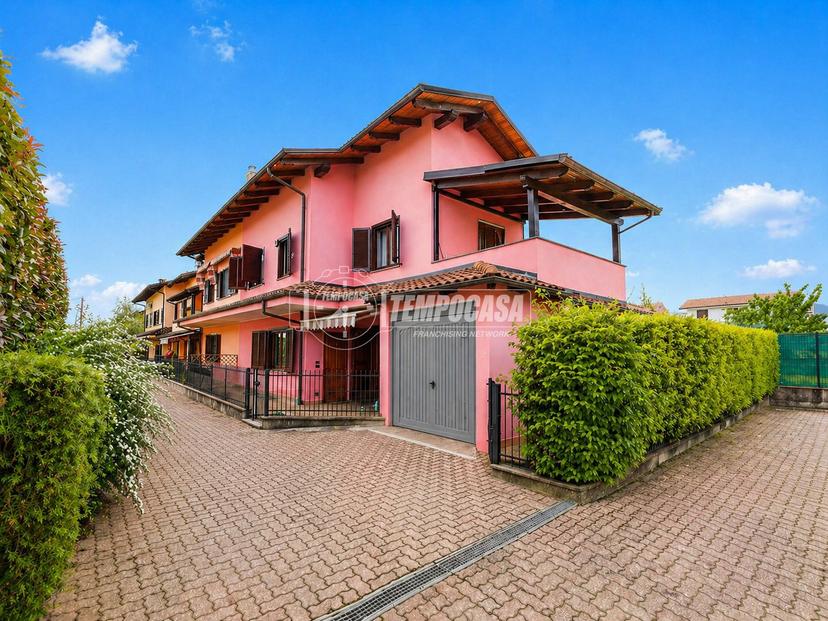 Villa a schiera in Via Oglianico, Rivarolo Canavese — foto 3 di 5