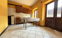 Casa indipendente in Via Ettore Perrone, Cossano Canavese