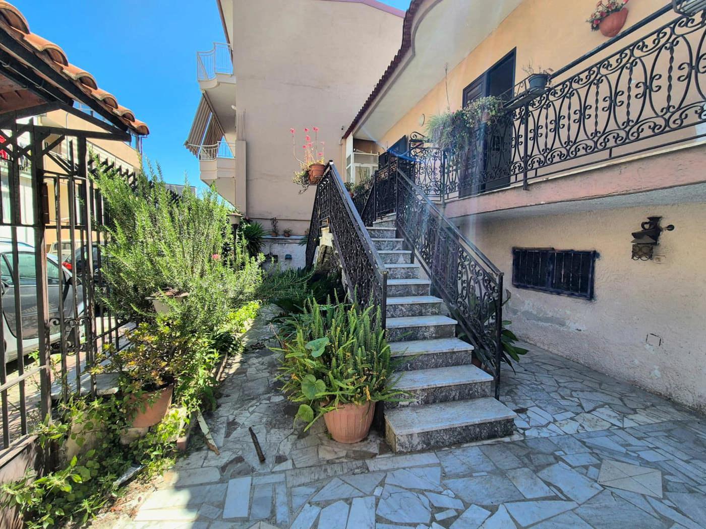 Casa indipendente, Caivano