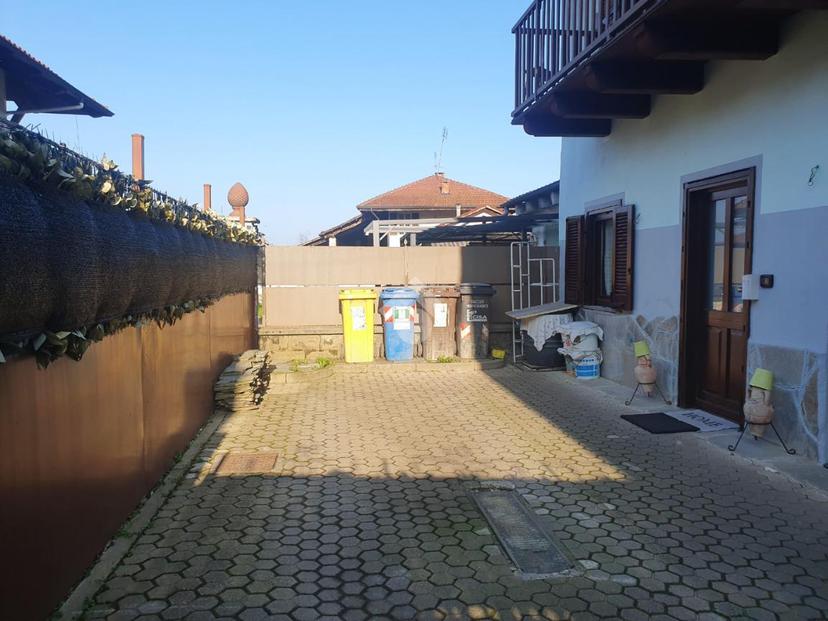 Casa indipendente in Via Nino Costa 21, Front — foto 4 di 5