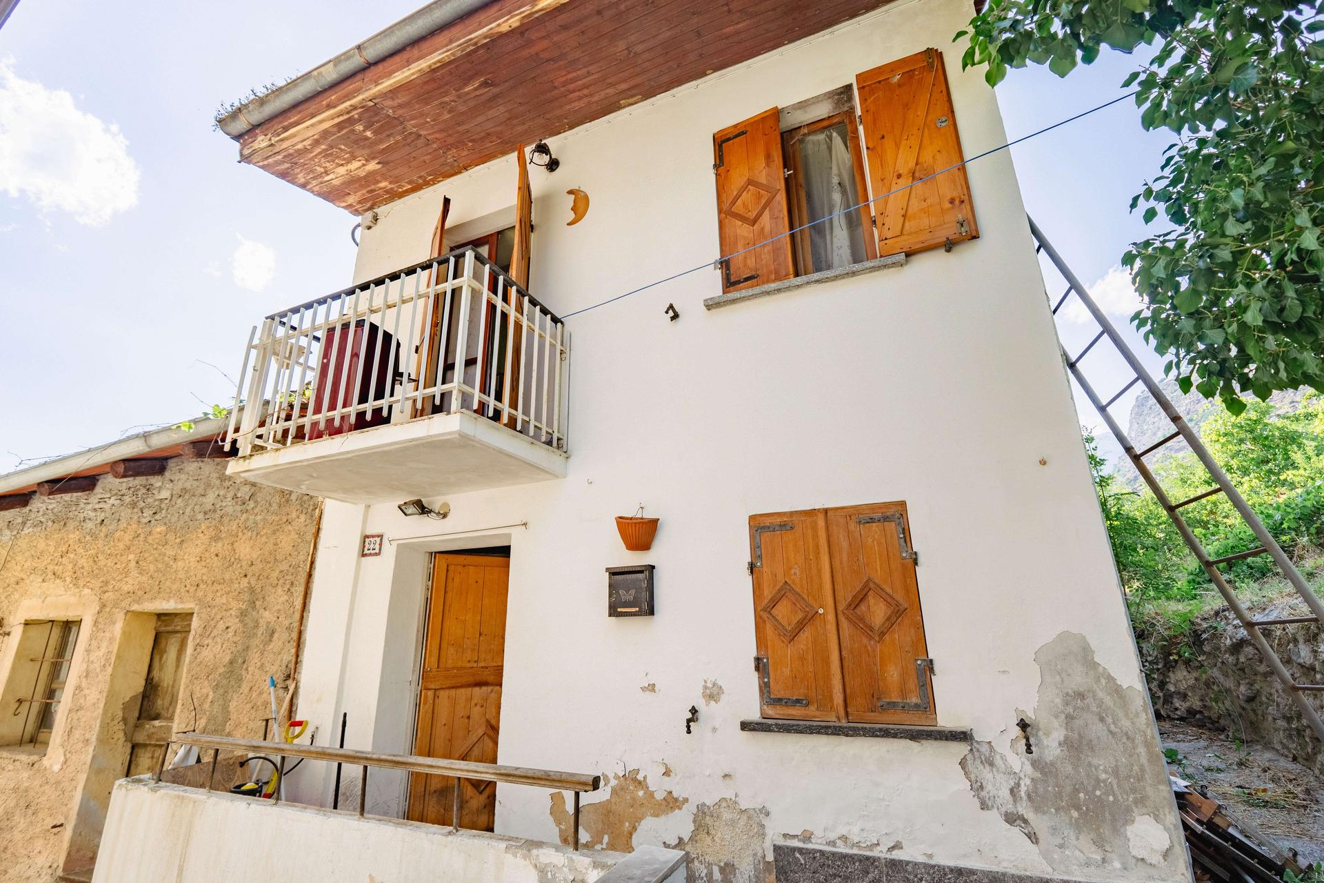 Porzione di casa in Via Ezio Pertini 22, Mompantero
